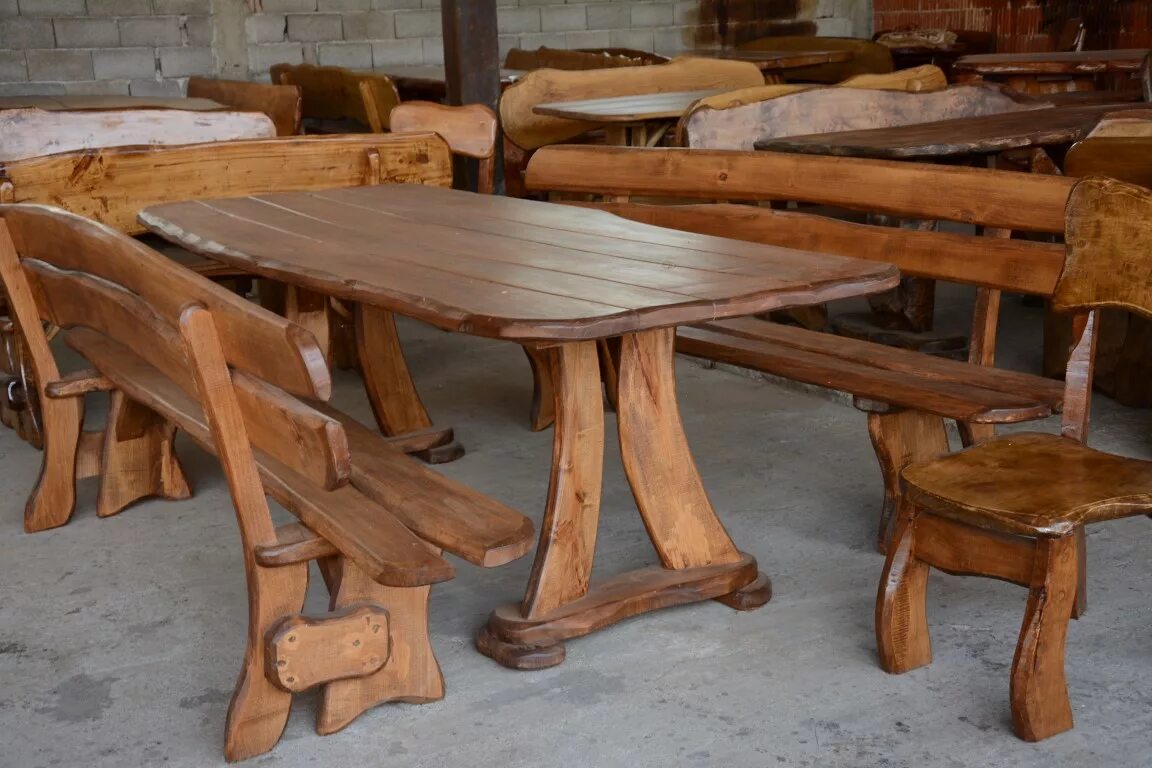 Изделия из массива дерева. Мебель из дерева. Дачная мебель из дерева. Дикая мебель из дерева.