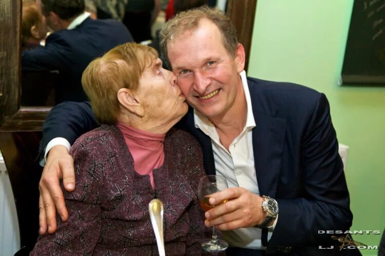 Сколько лет александре добронравовой