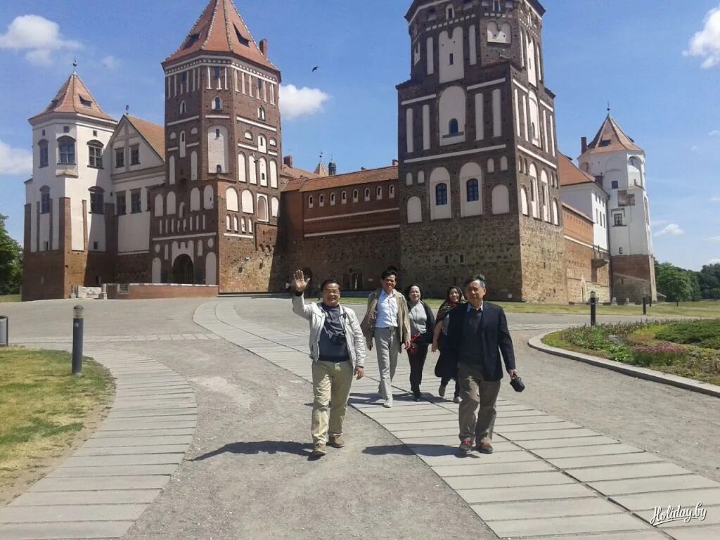 Экскурсия Несвиж и Мирский замок. Беларусь замки Несвиж и мир. Экскурсия в Мирский замок и замок Несвиж. Минск замки мир и Несвиж.