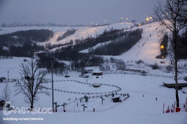 Яхрома стоит. Парк Яхрома горнолыжный курорт. Дмитров горнолыжный курорт Яхрома. Парк Яхрома. В Г. Дмитров. Парк Яхрома Подмосковье.