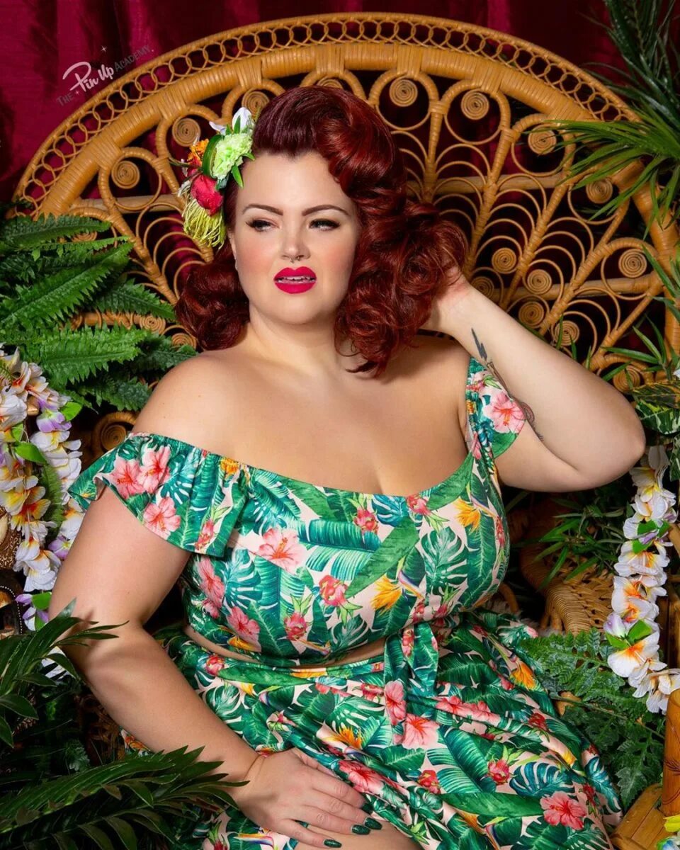 Тетки фото. Джорджина Хорн. Plus Size Джорджина Хорн. Джорджина Хорн модель плюс. Georgina Horne Plus Size модель.