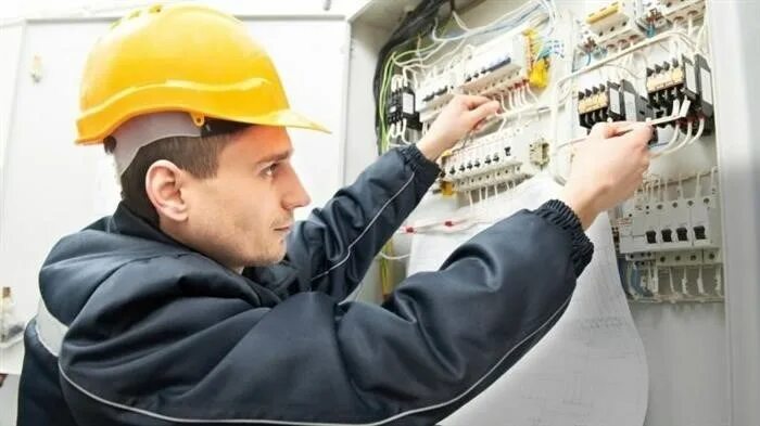 Ул эльмаш электриков екатеринбург. Электрик 5 разряда. Электриков 3 екатеринбург. Кабельщик _ the cable guy (1996- сша). Электриков 5.