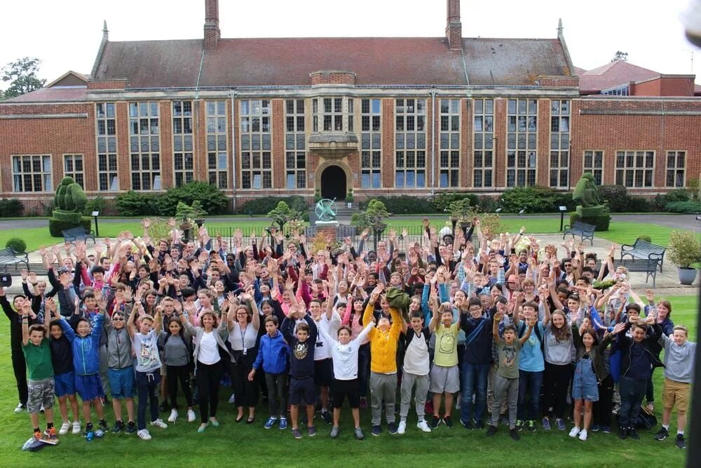 English in this school. Школа институт le Rosey -. Школа: Oxford College International, London. Общеобразовательная школа в Англии. Лондонская школа Leytonstone.