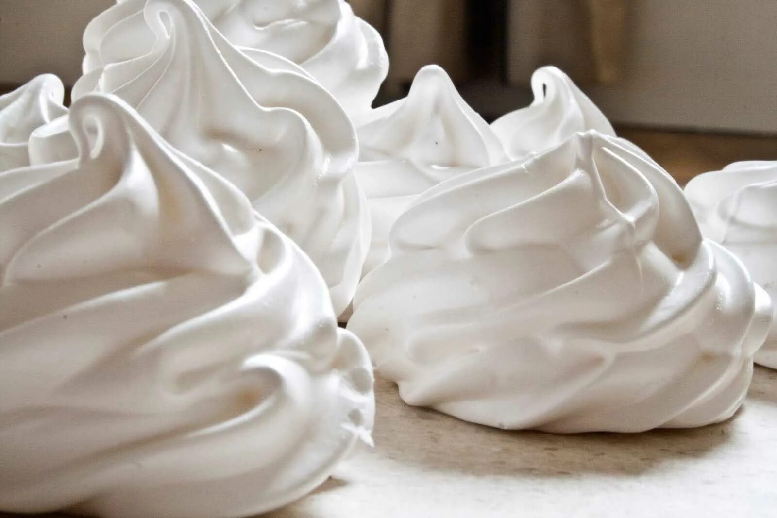 Чем отличаются меренги. Безе, меренга — Meringue. Итальянская меренга. Безе воздушное "меренги Classic". Крем итальянская меренга.