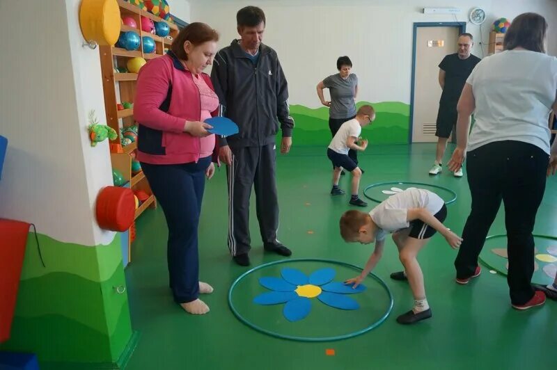 игра с карлсоном в детском саду. карлсон аниматор. сценарий с карлсоном. аниматоры на день защиты детей. аниматор карлсон на день рождения.