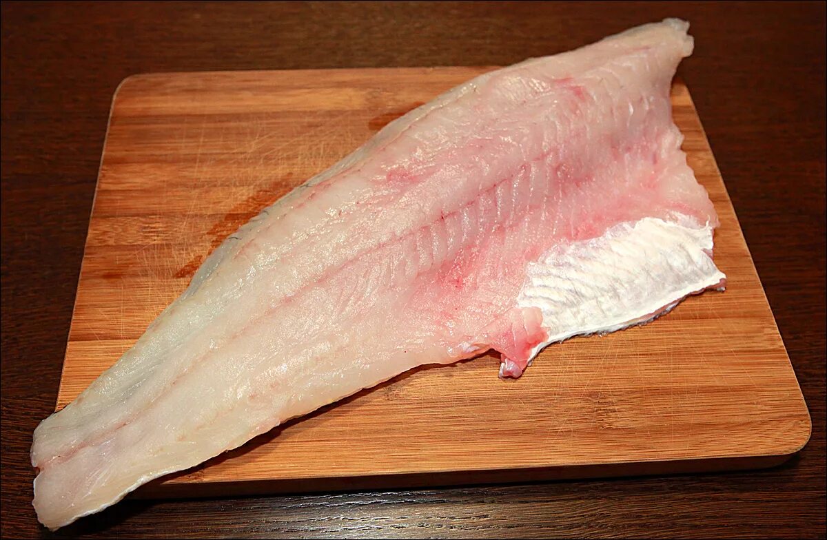 Рыба является мясом. Судак рыба филе. Филе судака с кожей и реберными костями. Филе рыбы без кожи и костей. Филе с кожей без костей.