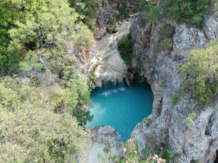 Serik antalya. Серик Анталья Турция. Kral havuzu Анталия. King Pool Анталия. Анталия хакида.