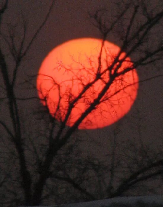 красное солнце значение