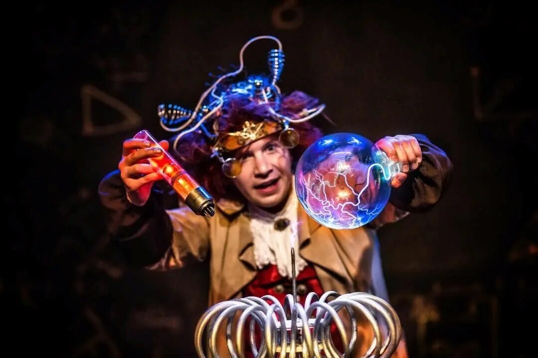 Цирк дю солей цирк дю солей. Шоу ка цирк дю солей. Cirque du soleil цирк. Шоу я филиппа киркорова. Первое в мире шоу.