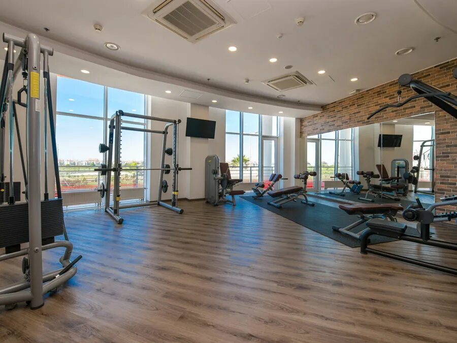 Спортклуб сириус калининград. Сириус спортивный комплекс. Sport inn hotel & wellness 4 сочи. Спортивный комплекс фитнес. Спортзал сириус.
