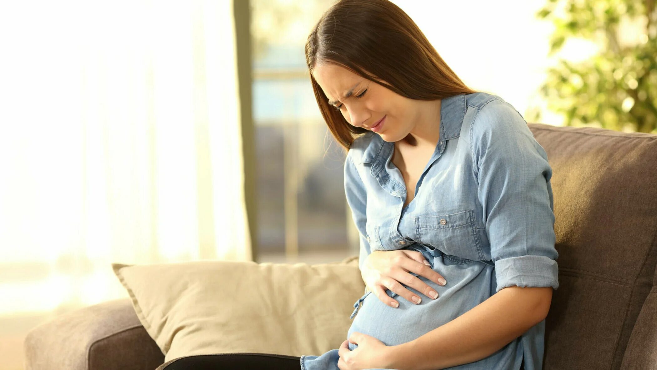 Беременные женщины. Ранняя беременность. Беременные с больным животом. Схватки у беременных.