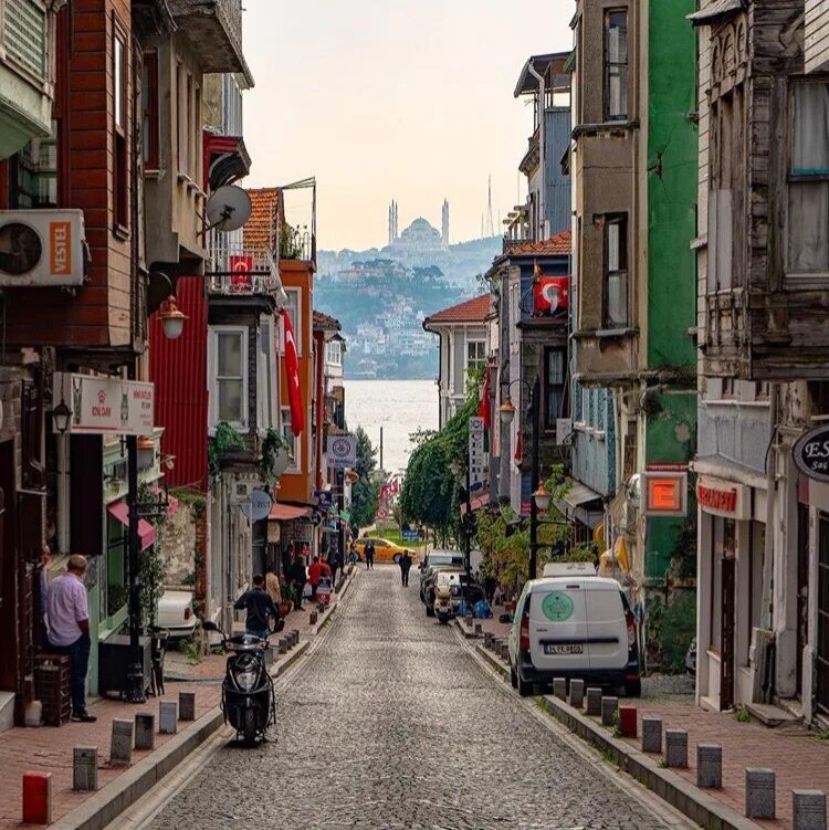 Стамбул недорогие районы. Районы стамбула. Районы стамбула на карте. Районы стамбула на карте. Квартал чукурджума в стамбуле.