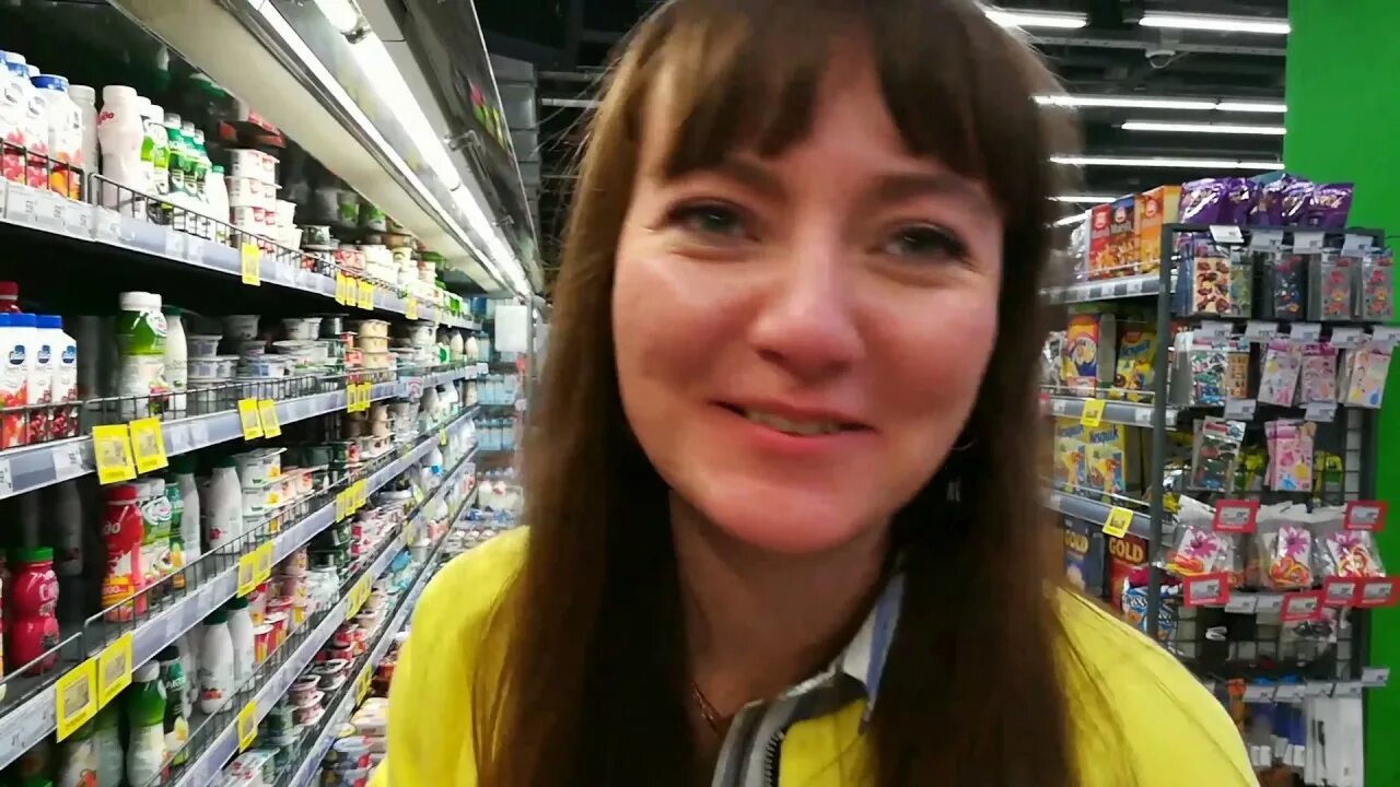 Просрочка ю. Просрочка в магазинах ютуб. канал на ютубе про просроченные продукты. перекресток кража продуктов спб. блогер тейлор есть просрочку фото.