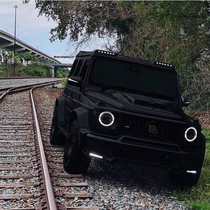 Mercedes g63. Черный гелик 2024. Мерседес гелендваген 63. Мерседес гелик эстетика. Гелик брабус синий.