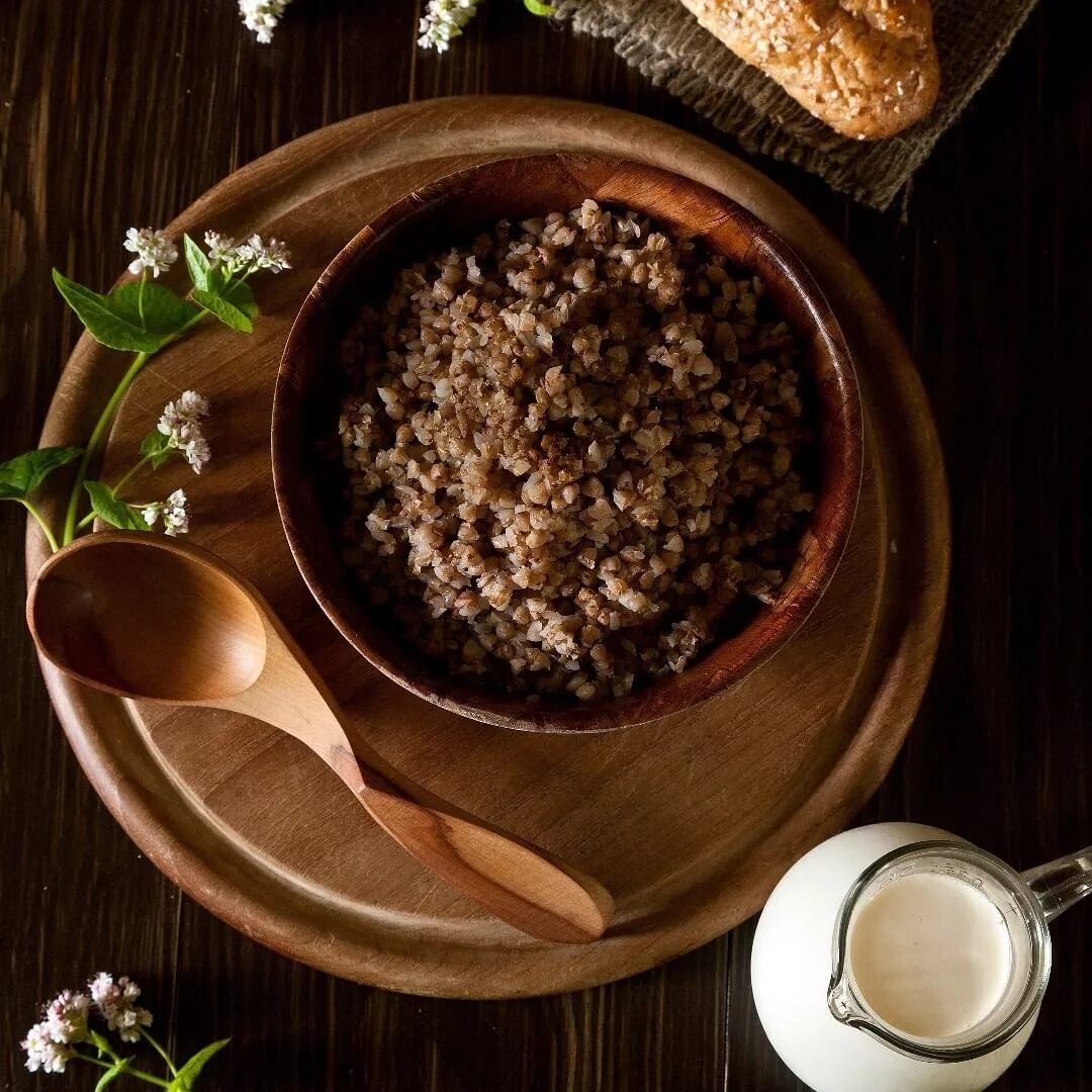 Гречневая каша с молоком. Каши нестле для первого прикорма с 5 месяцев. Каши для первого прикорма с 4 месяцев безмолочные. Гречневая каша для детей. Гречневая каша ребенку 1 год.