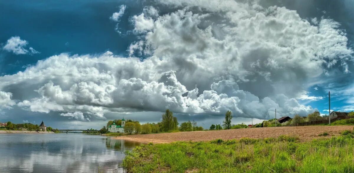 Почему после грозы. Город перед грозой. Перед дождем. Небо перед грозой. Деревня перед грозой.