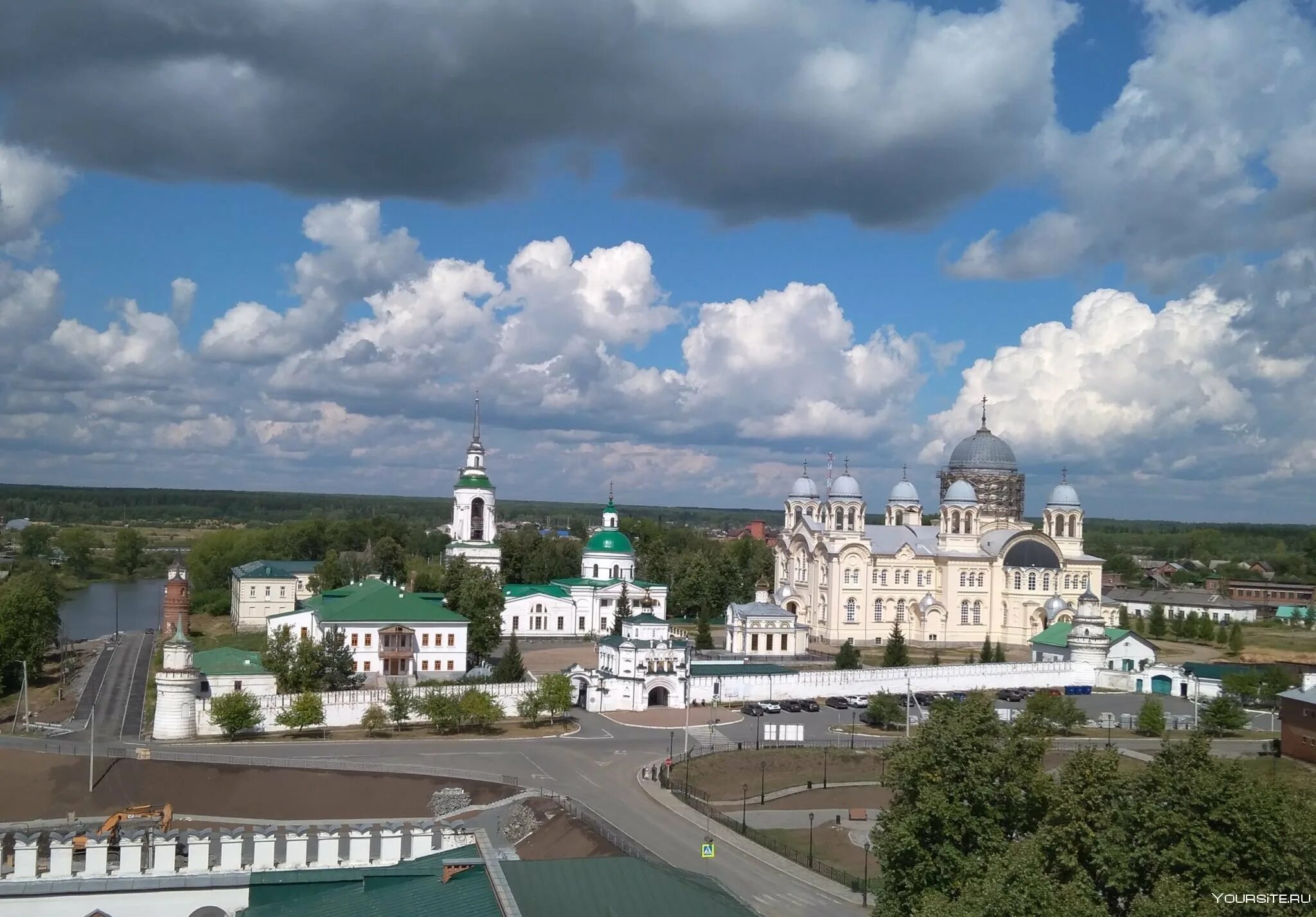 Верхотурье Меркушино Актай. Свято-Николаевский мужской монастырь в Верхотурье. Храм в Верхотурье Свердловской области. Верхотурский монастырь Меркушино.