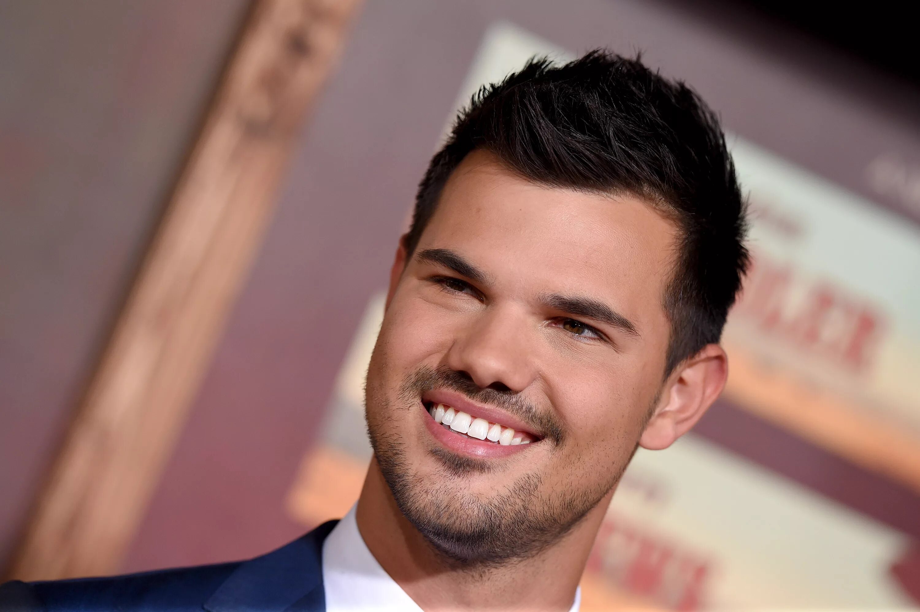 Тейлор Лотнер. Актер Тейлор Лотнер. Taylor Lautner 2021. Тейлор Лотнер и Тейлор. Тейлор мужчина