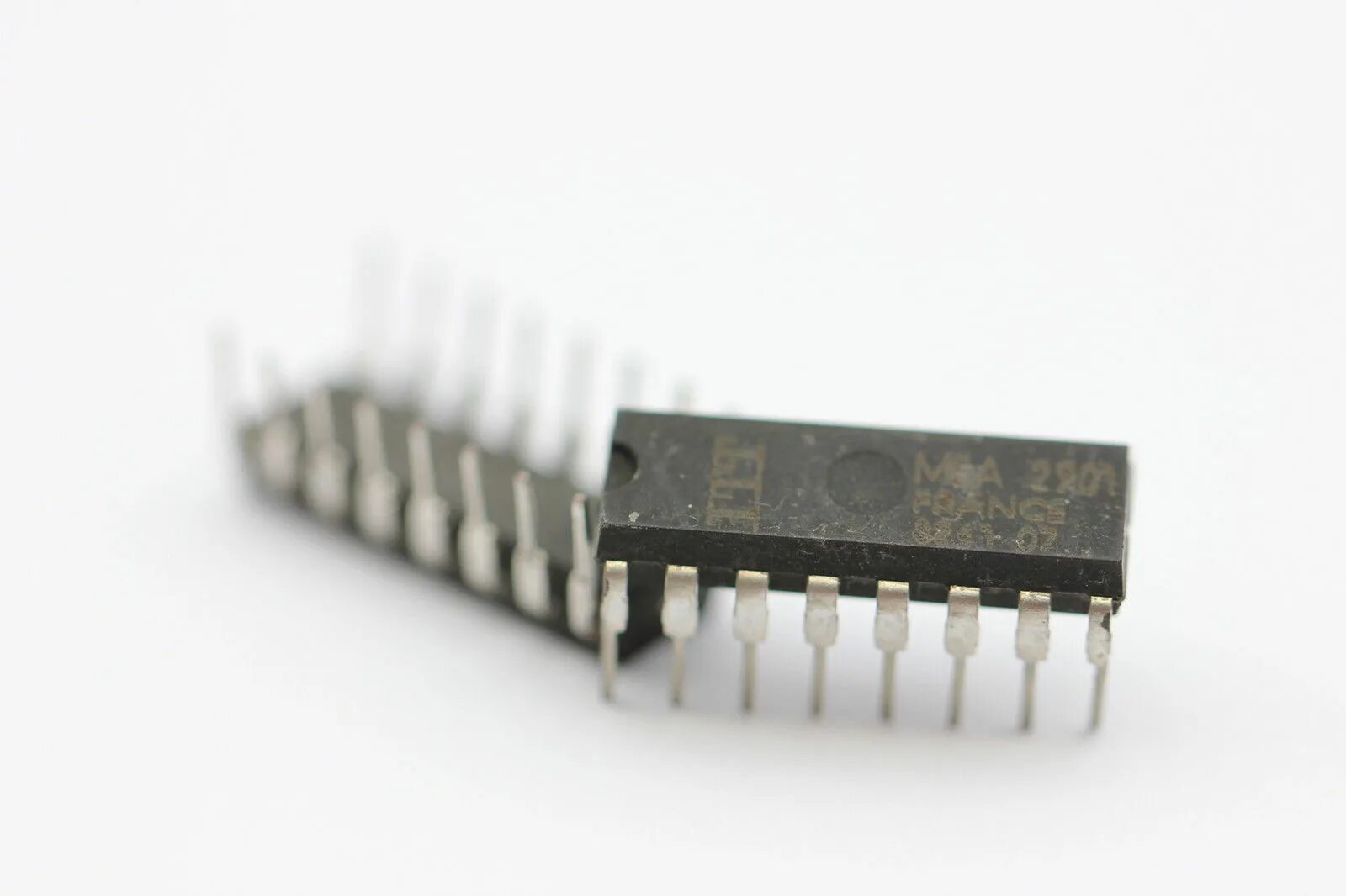 Sp304 микросхема rs-422. Микросхема интерфейса. Ftdi 28 pin. Dip16 корпус. C9616 datasheet.