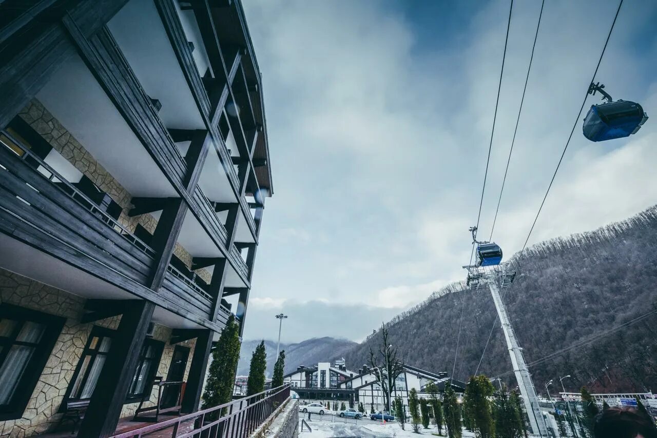 Газпром альпака красная подчра канатная дорога. Гостиница альпика эсто садок. Эсто садок подъемники. Эсто садок канатная дорога. Экста садок алемпийский.