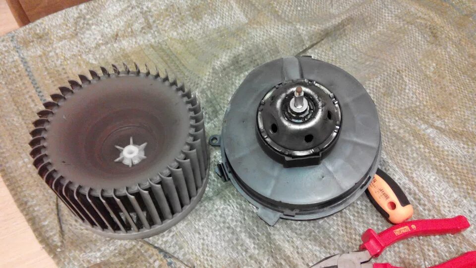 Nissan x-trail т30 вентилятор печки. 404058s. Trail вентилятор. Мотор вентилятора в салоне ниссан x trail. Вентилятор x trail t31.