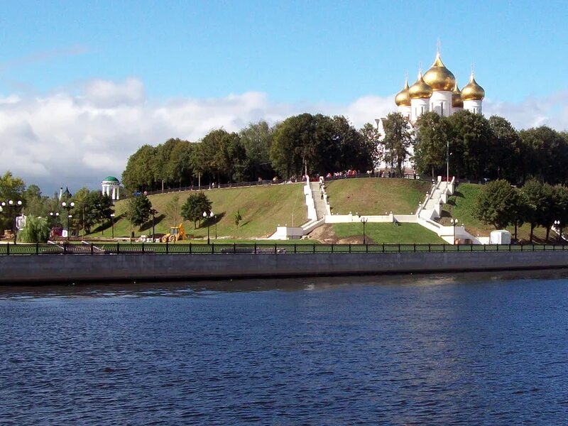 Россия 1 города волга. Набережные Волги и Которосли. Ярославль. Ярославль достопримечательности. Город Ярославль набережная.