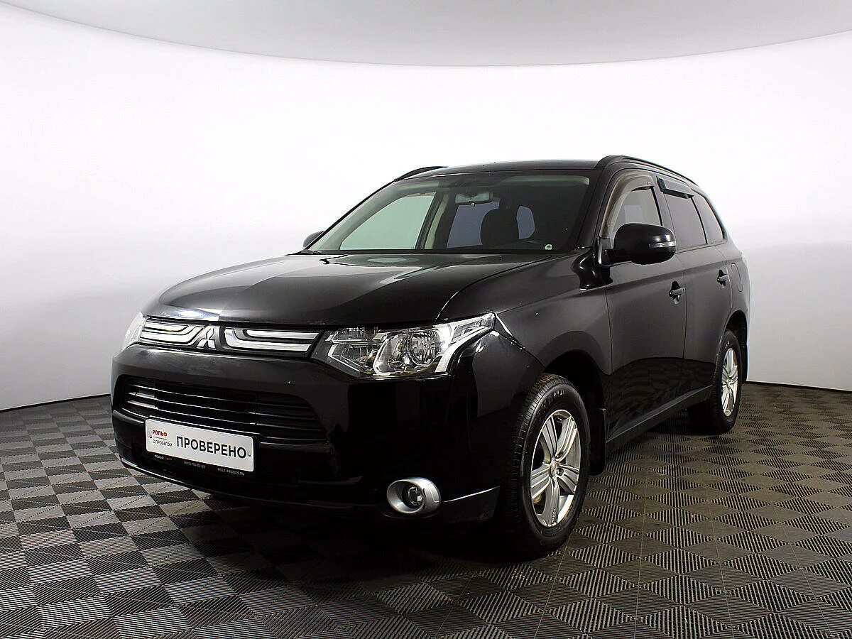 Мицубиси аутлендер с пробегом россия. Mitsubishi Outlander 2013. Mitsubishi Outlander 2013 черный. Митсубиси Аутлендер 2013 черный. Mitsubishi Outlander 3 2013.