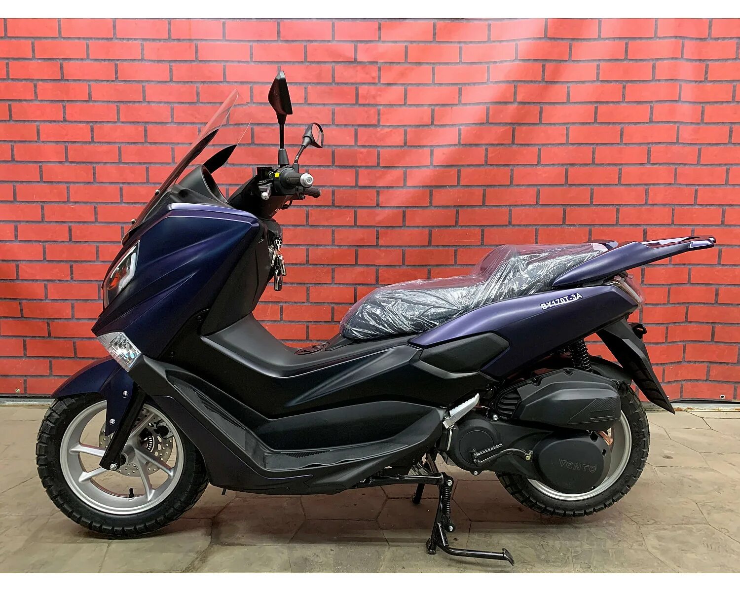 Блэк скутер. Скутер Vento Max 200. Скутер Vento Max 200cc. Vento Max 200cc макси скутер. Макси скутер Vento t-Max 200.