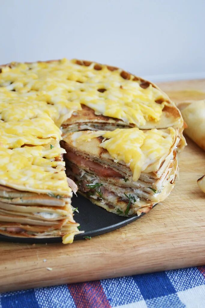 Блинные пироги рецепт с фото В нашей семье любят блинный пирог с курицей и грибами, но этим начинки не ограни