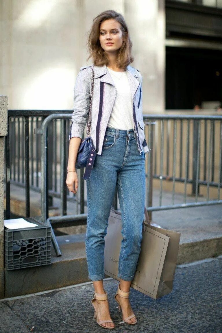 джинсы мом с полуботинками. джинсы мом. стиль кэжуал. джинсы мом лук. элин клинг 2020.