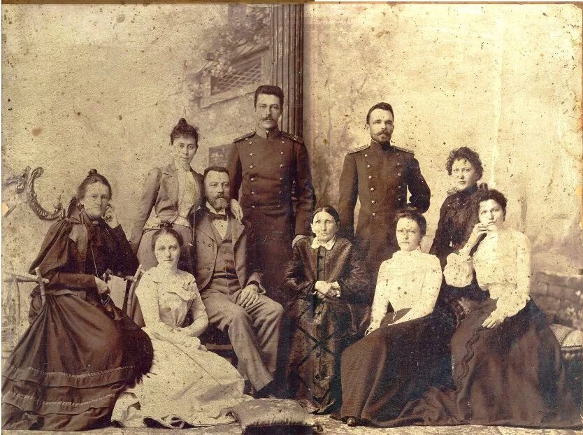 Король солнца людовик 14 картина. Современная аристократия. Калужские дворяне. Современные потомки дворян. Аристократы 19 века.