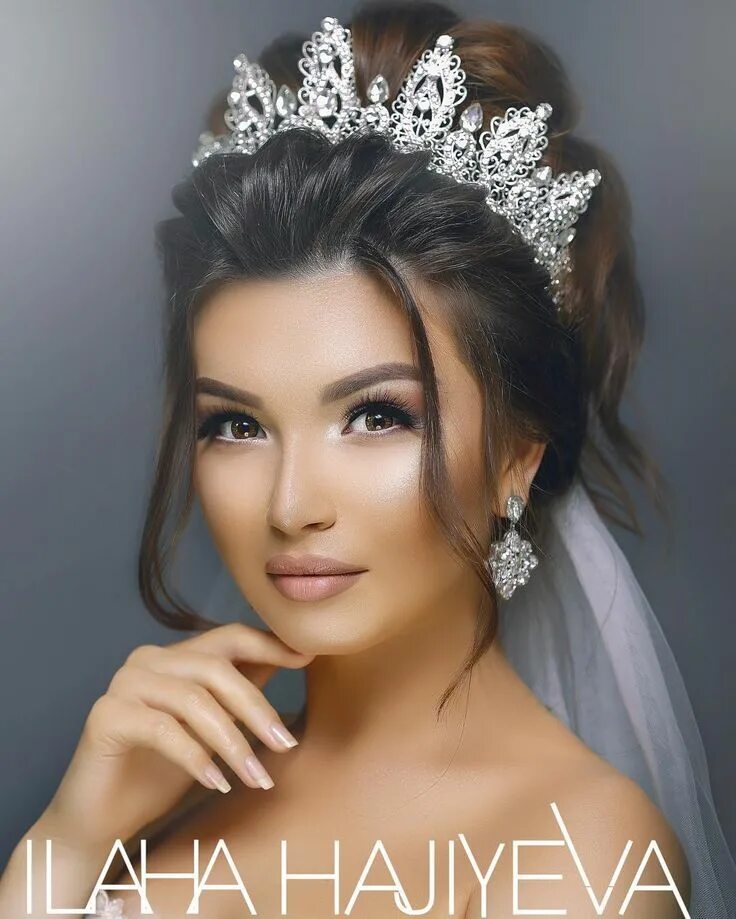 Estamos proximos do grande dia Bridal hair and makeup, Quince hairstyles, Bride 
