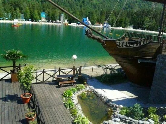 Заря бирюзовая катунь. Заря катунь. Гостиница заря горный алтай. Гостиница заря горный алтай. Турбаза заря бирюзовая катунь.
