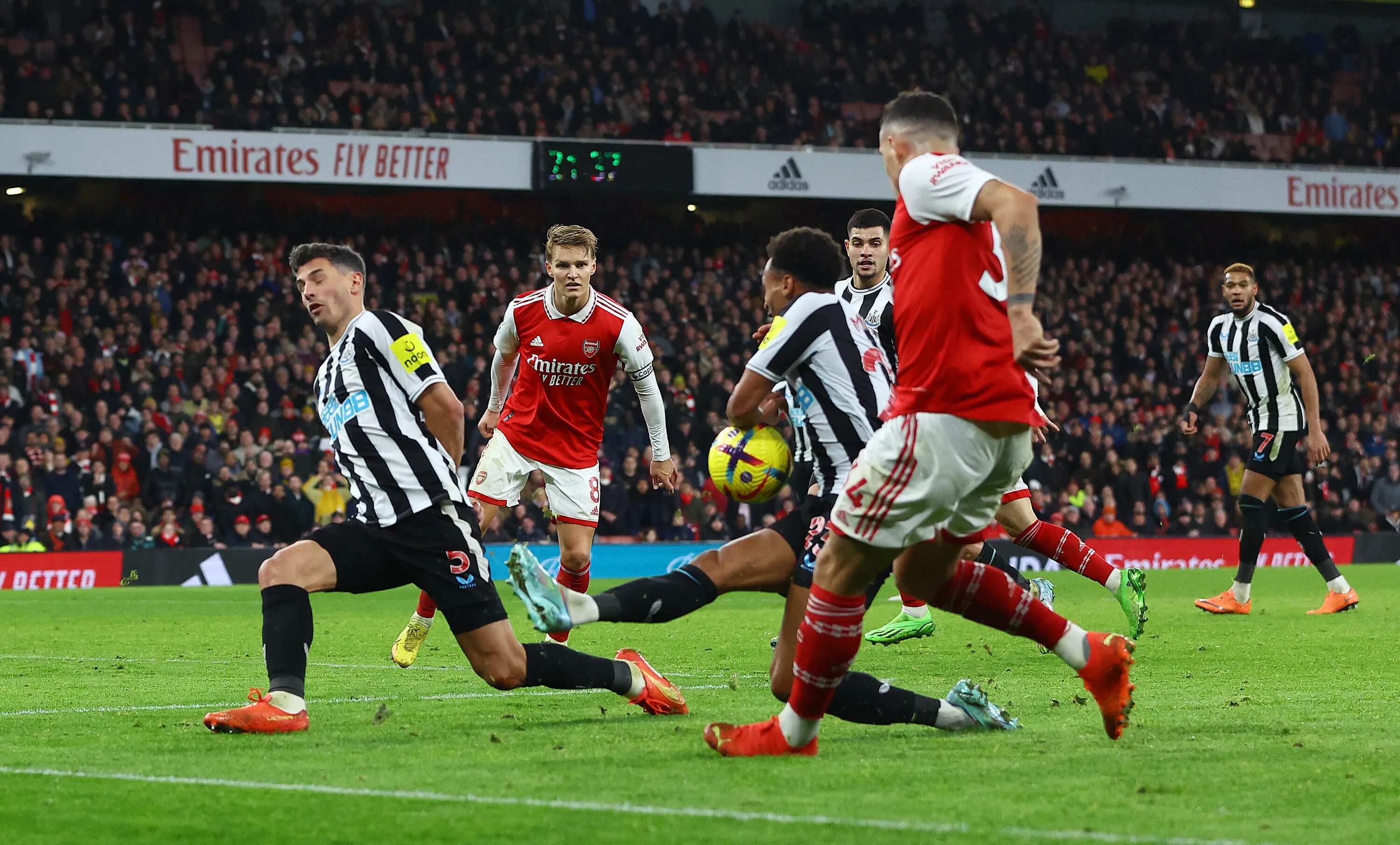 Порту арсенал запись матч. Арсенал ньюкасл юнайтед. ньюкасл 2025. newcastle arsenal 2025. арсенал матчи.