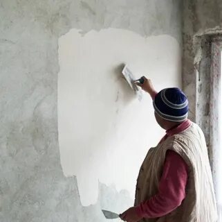 Стены грунтуют шпаклюют