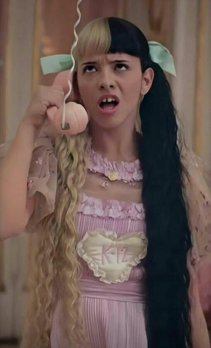 Мелани мартинес певица. Мелани мартинес sippy cup. Мелани мартинес 2020. Melanie martinez 2022. Мелани мартинез в полный рост.