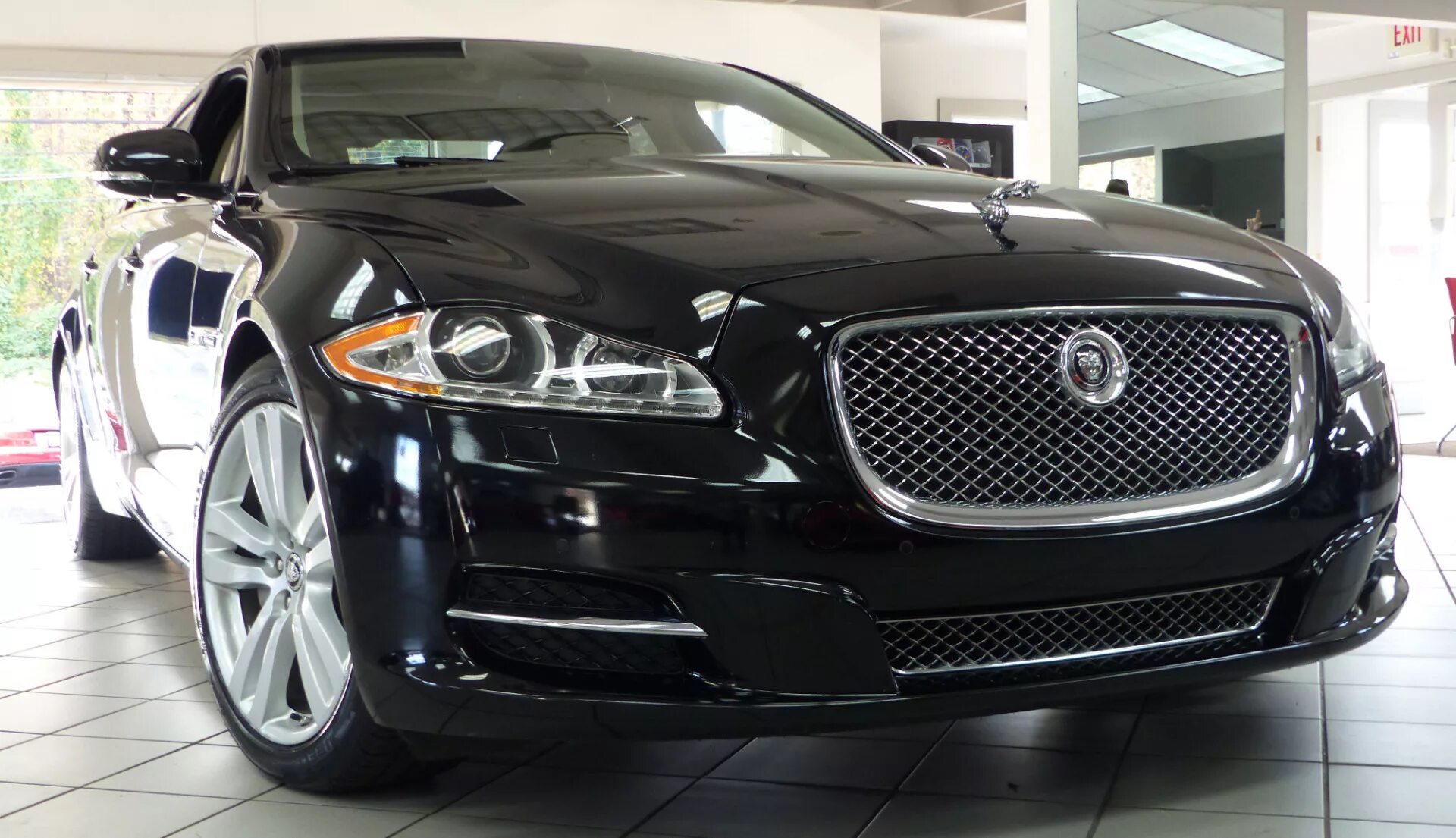 Jaguar m. Ягуар XF Даймлер 2008. Ягуар XJL 2008. Ягуар XJ Portfolio. Решетка Ягуар Даймлер.