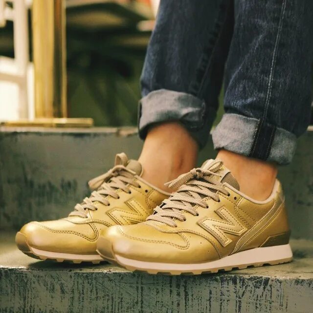 New Balance 996 Gold. Нью бэланс золотые. 996 New Balance золото. 703 New Balance золотые.