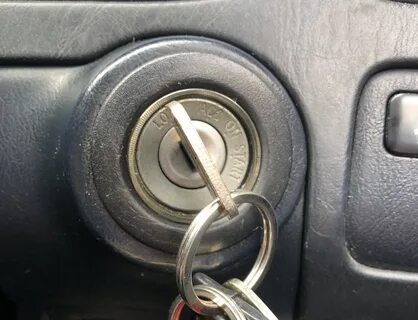 Не проворачивается ключ в замке зажигания