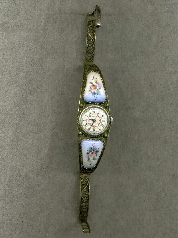 Часы Чайка 118540. Часы Чайка 8305. Часы Чайка финифть СССР. Часы Чайка СССР 563767