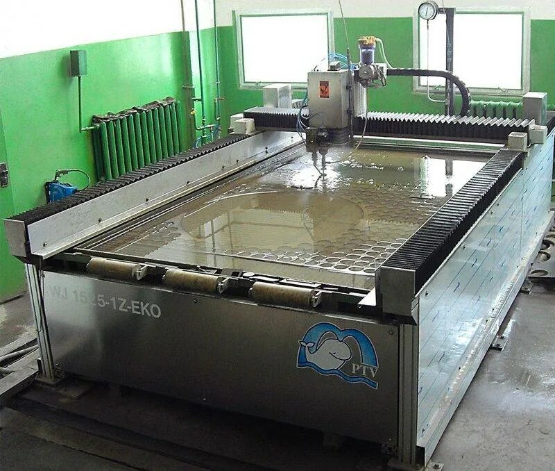 Водяной резак. Гидроабразивный станок Waterjet. Гидроабразивная резка PTV Чехия. Waterjet станок гидроабразивной резки. Гидроабразивный станок ws3015 Master Cut.