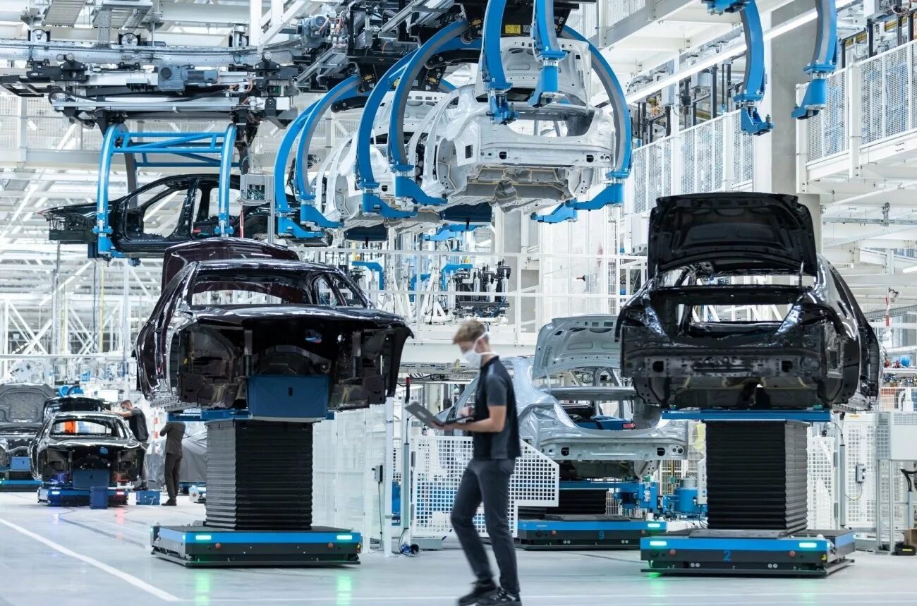 Где есть автомобильный завод. Завод мерседес бенц в зиндельфингене. mercedes-benz factory. factory 56 mercedes.