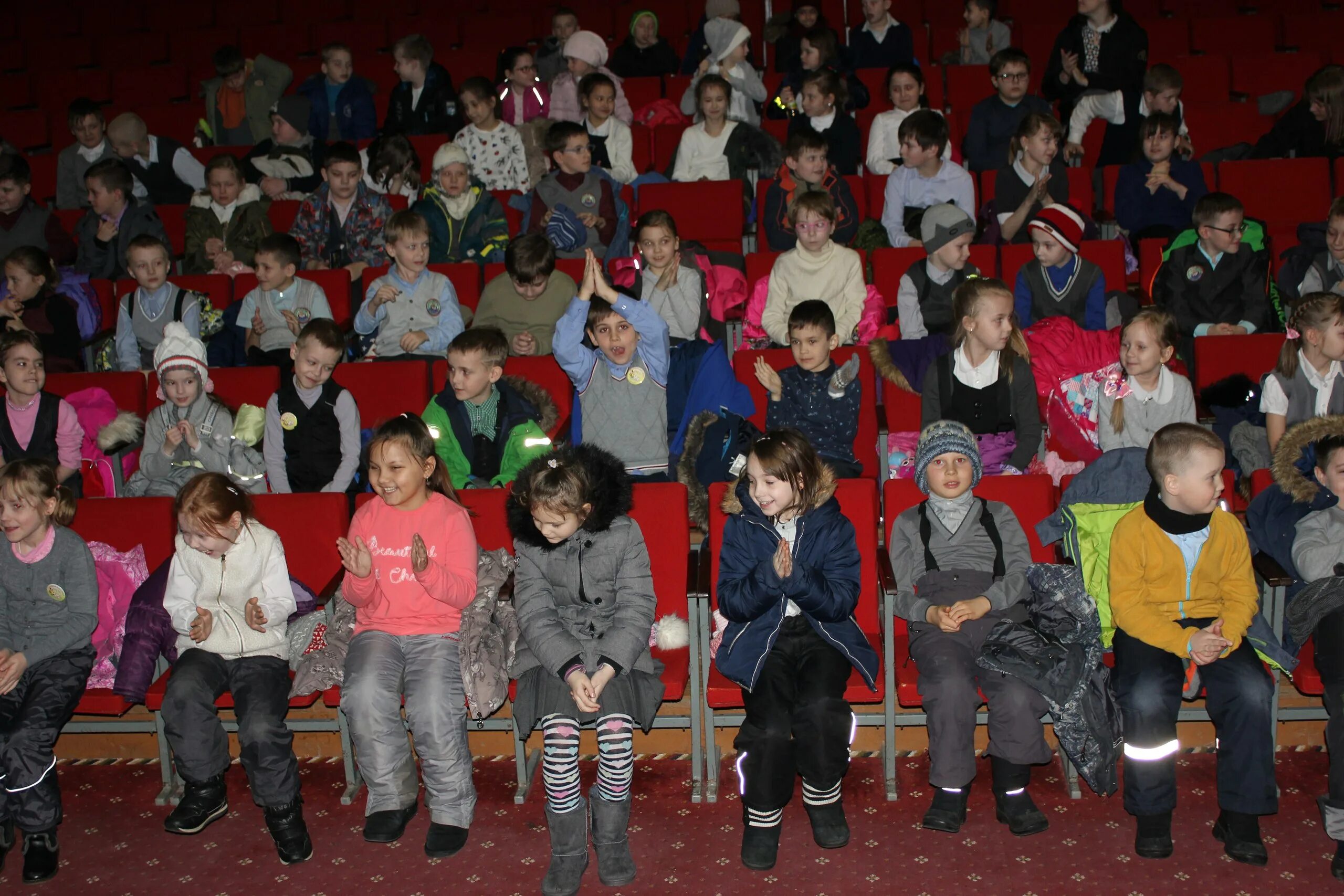 Визитка постановка свадебного танца. Кдц молодежный. Кдц молодежный орск афиша. День самоуправления афиша. Квикстеп танец.