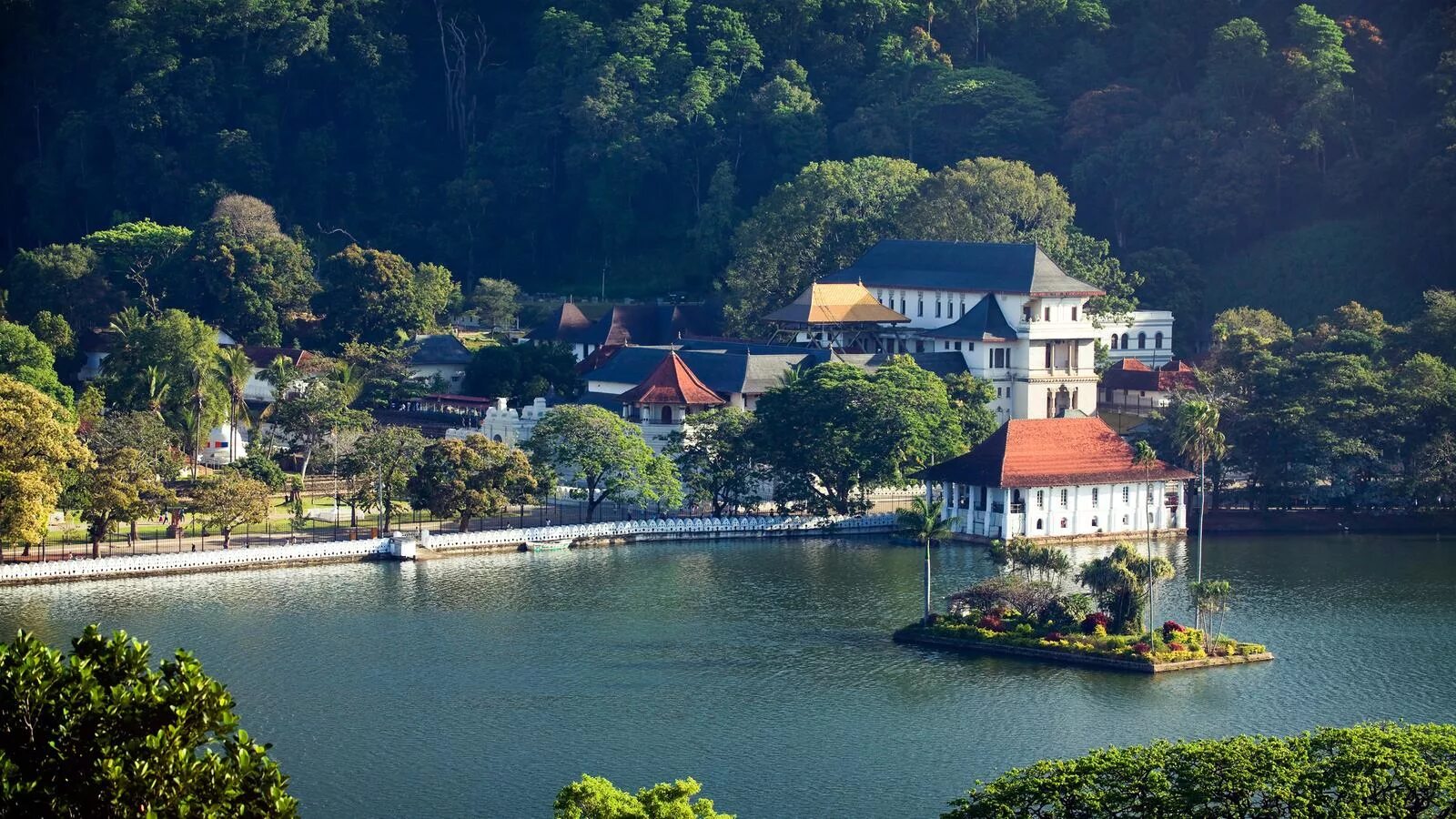 Канди Шри Ланка. Долина Канди Шри Ланка. Kandy Lake Канди. Озеро Канди Шри Ланка. Г канди