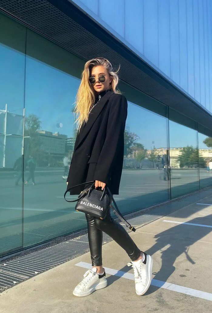 Катя Адушкина в Instagram: "Вот и наступил этот день, когда мы улетаем в Болгари