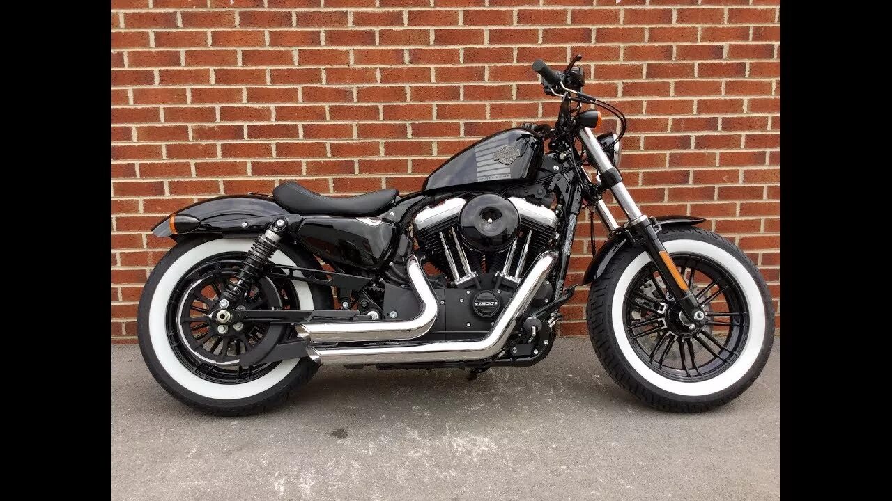 Широкое колесо на спортстер 883. Sportster 48. Резина харлей дэвидсон. D402 данлоп. Данлоп харлей дэвидсон.