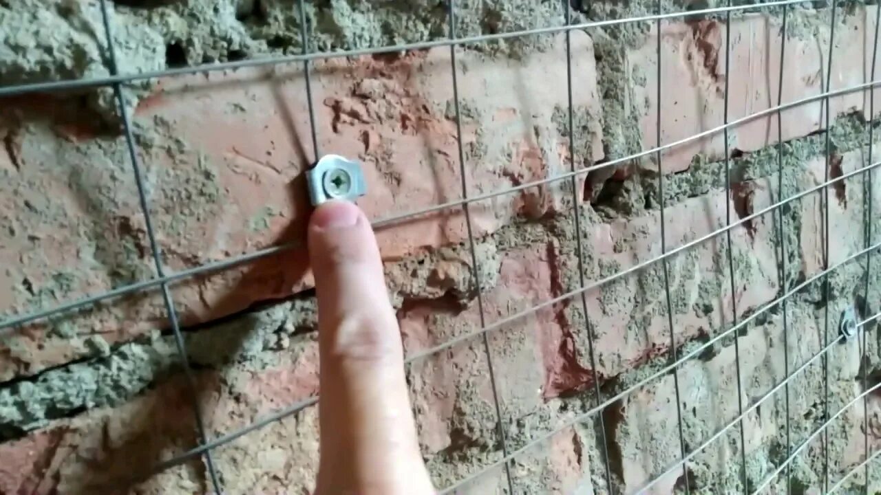 Как закрепить сетку на стене