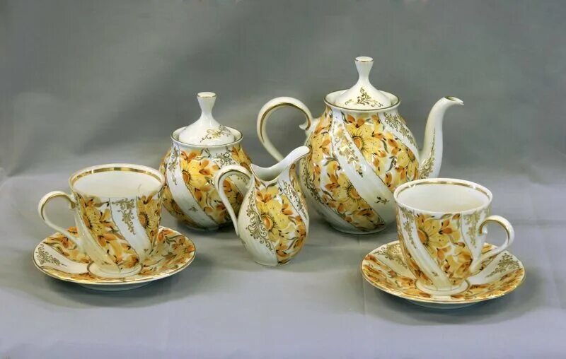 Чайный сервиз monarch england. Костяной фарфор мейсен. Фарфор ерп. Кузнецовский фарфор модерн. Чайный набор бернадотт.