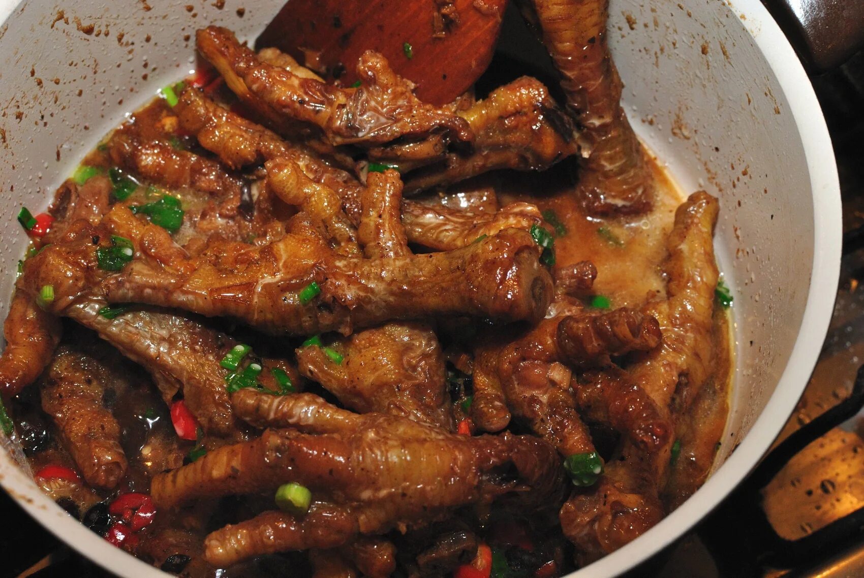 Лапки по китайски рецепт. Куриные лапки по-китайски. Куриные лапки по-китайски с соевым соусом. Куриные лапки китайское блюдо.