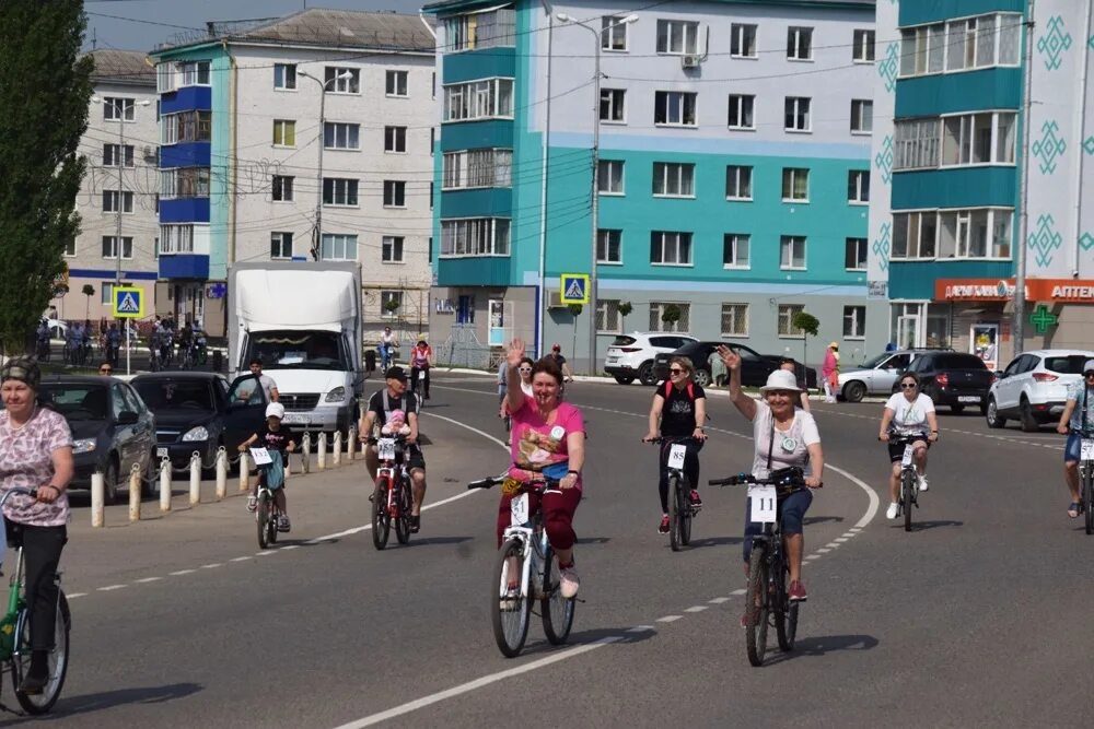 Прогноз погоды в янауле на 10 дней. Велосипедисты. День 1000 велосипедистов. Янаул Диназ. Янаул Сити.